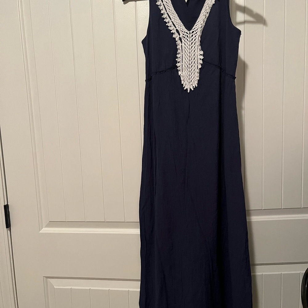 Elegant Blue and White Embellished Maxi Dress with V-neck for Cocktail